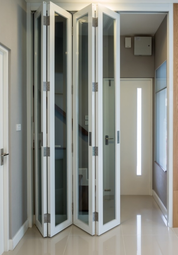 bifold door Seven Sisters, N15